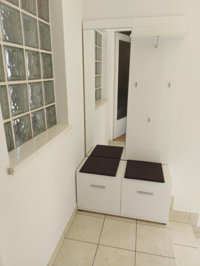 Apartman Larisa Apartment Kampor Bagian luar foto