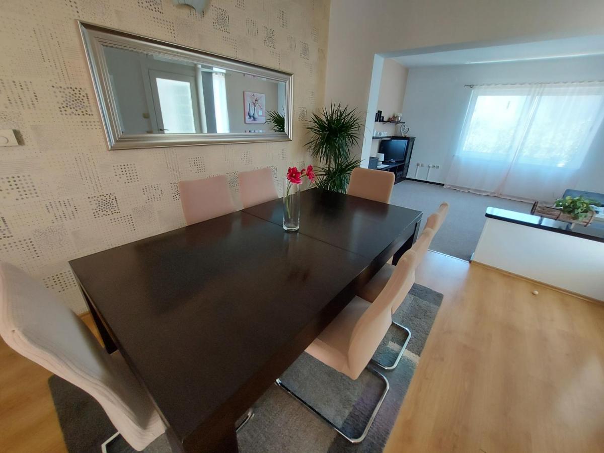 Apartman Larisa Apartment Kampor Bagian luar foto