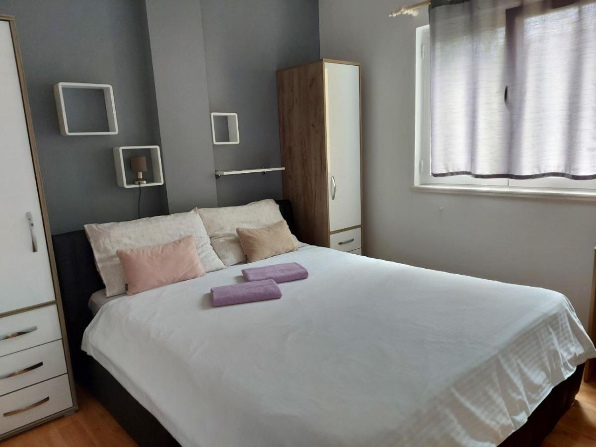 Apartman Larisa Apartment Kampor Bagian luar foto