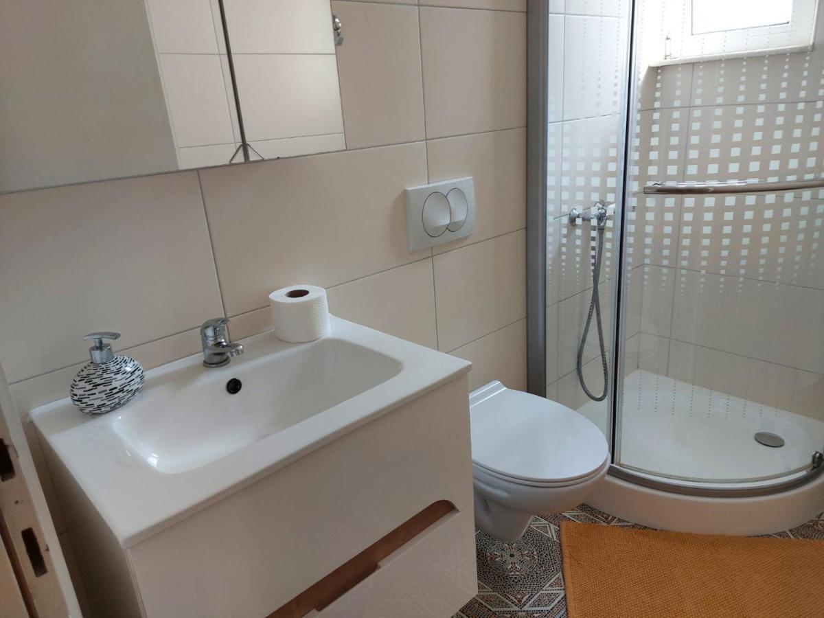 Apartman Larisa Apartment Kampor Bagian luar foto
