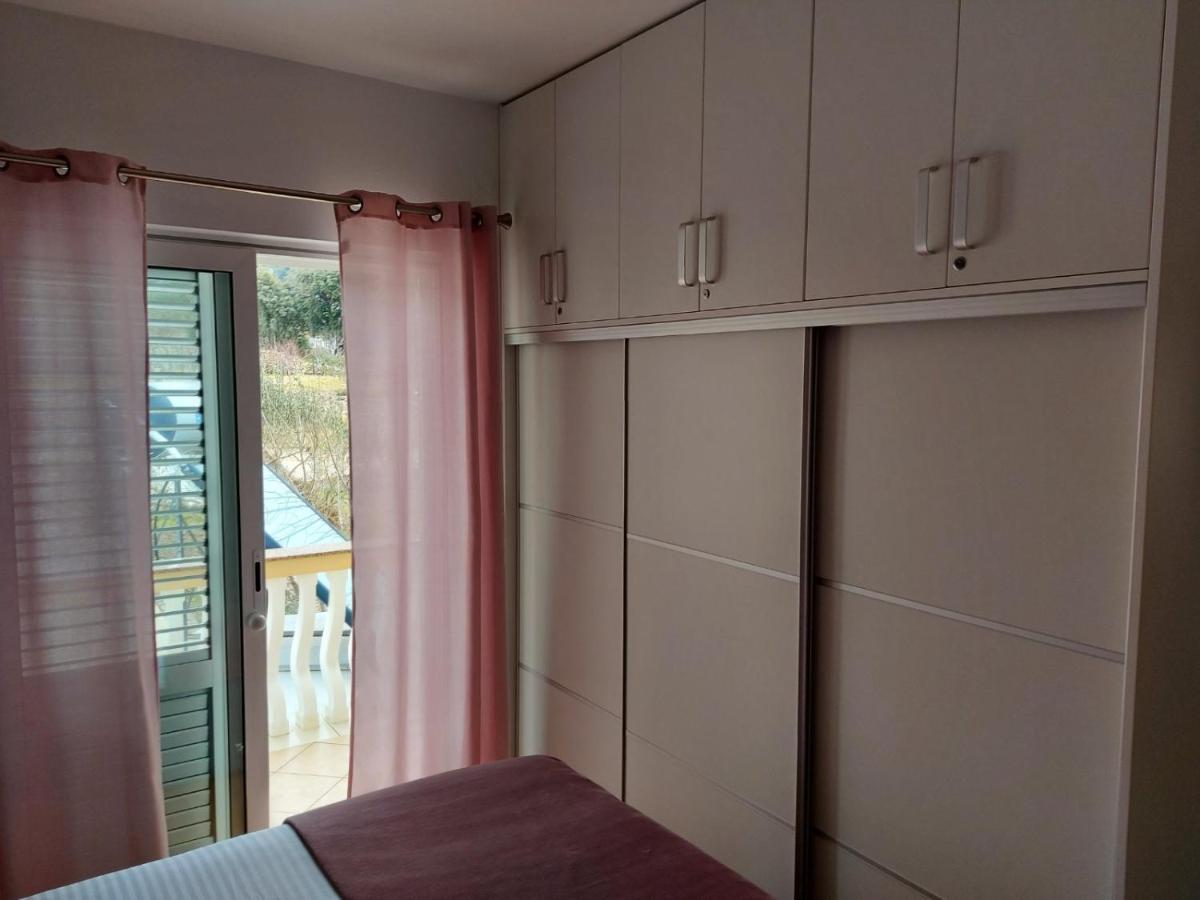 Apartman Larisa Apartment Kampor Bagian luar foto